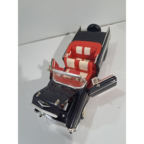 Road Tough 1:18 Scale Die Cast 1957 Chevrolet Bel Air Convertible Classic Car - Picture 10 of 12